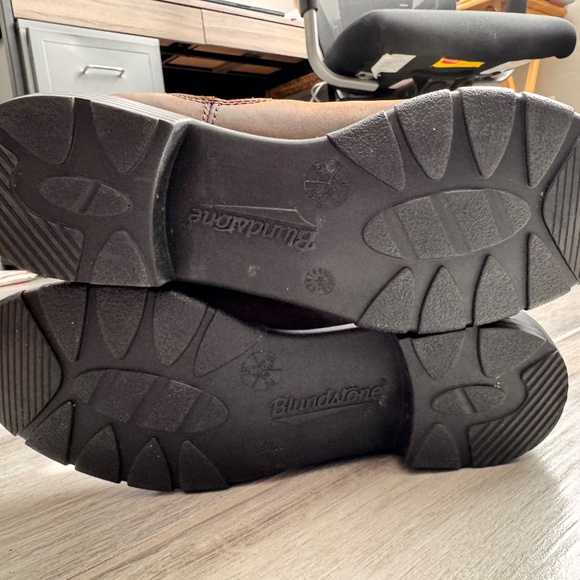 Blundstone Brown Ankle Boots - Picture 3 of 7